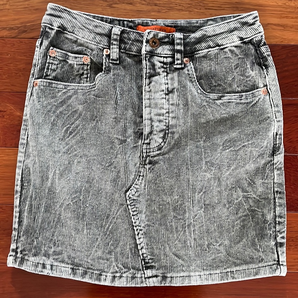 Black/grey corduroy skirt. Size Small. Like brand new.
